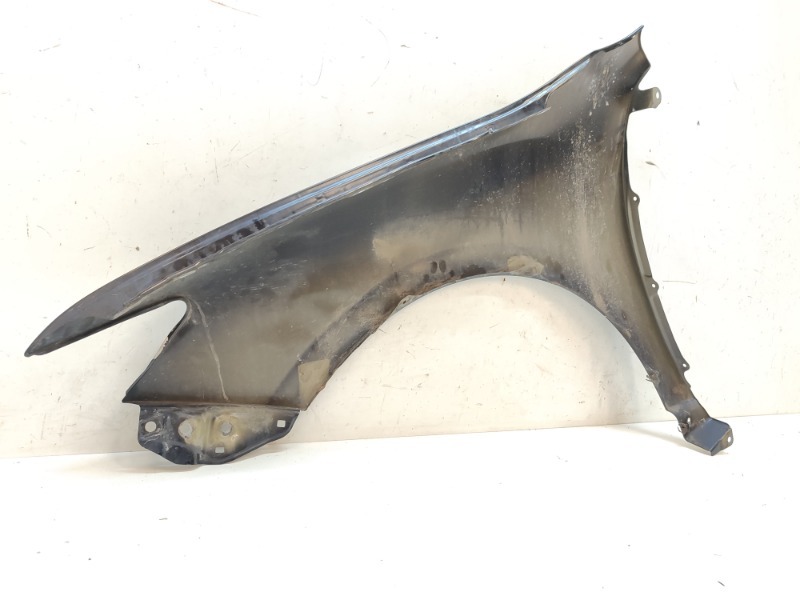 Крыло переднее правое