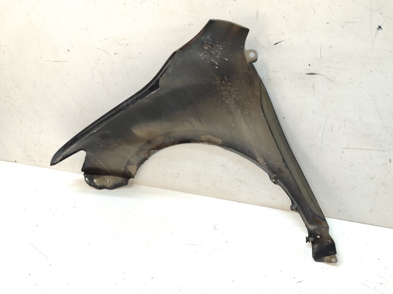 Крыло переднее правое