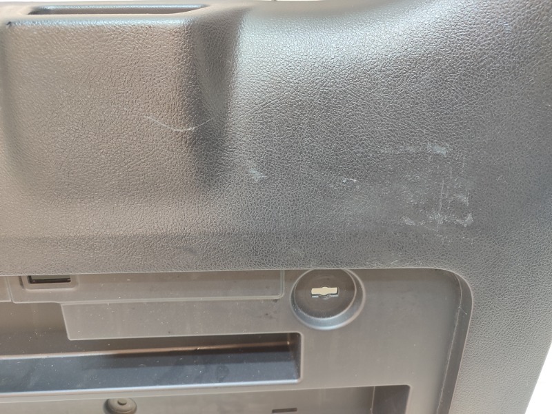 Обшивка крышки багажника