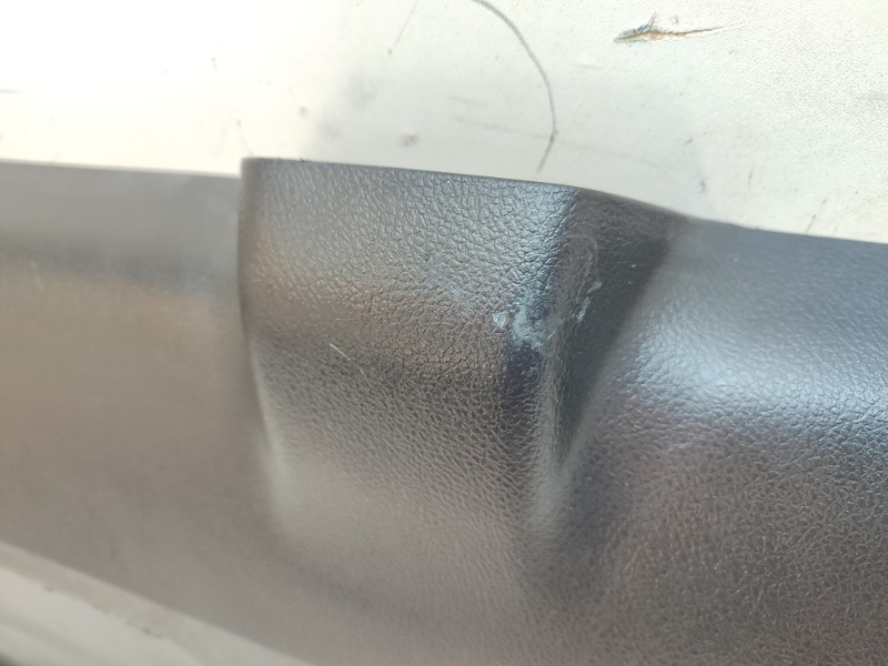 Обшивка крышки багажника