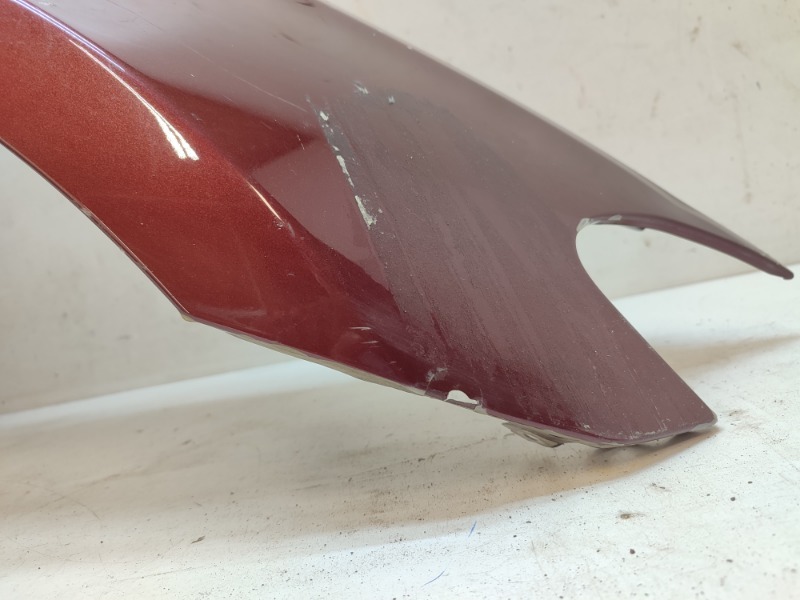 Крыло переднее правое