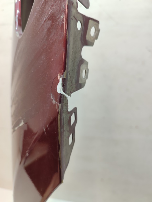 Крыло переднее правое