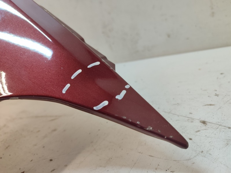 Крыло переднее правое