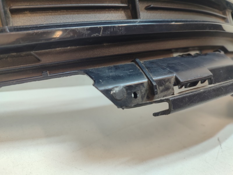 Решетка в бампер левая