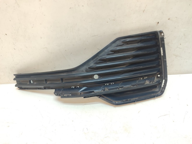 Решетка в бампер левая