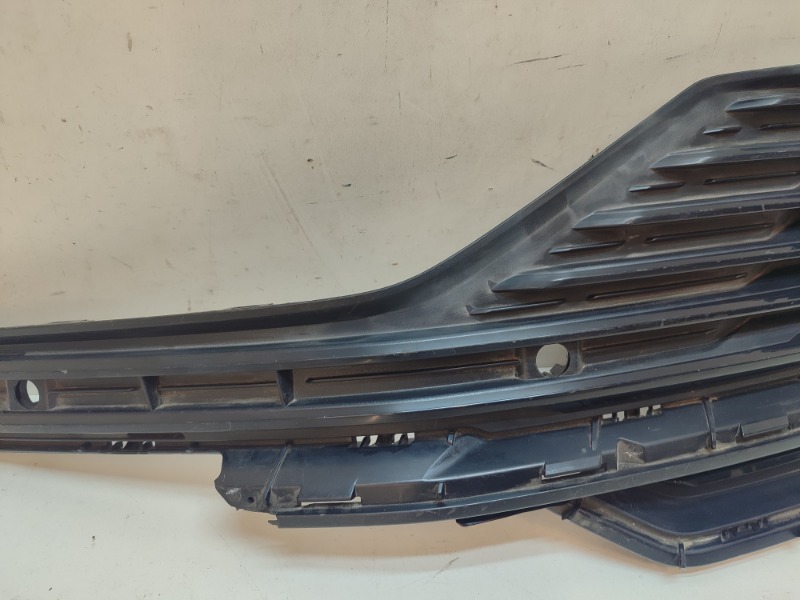 Решетка в бампер левая