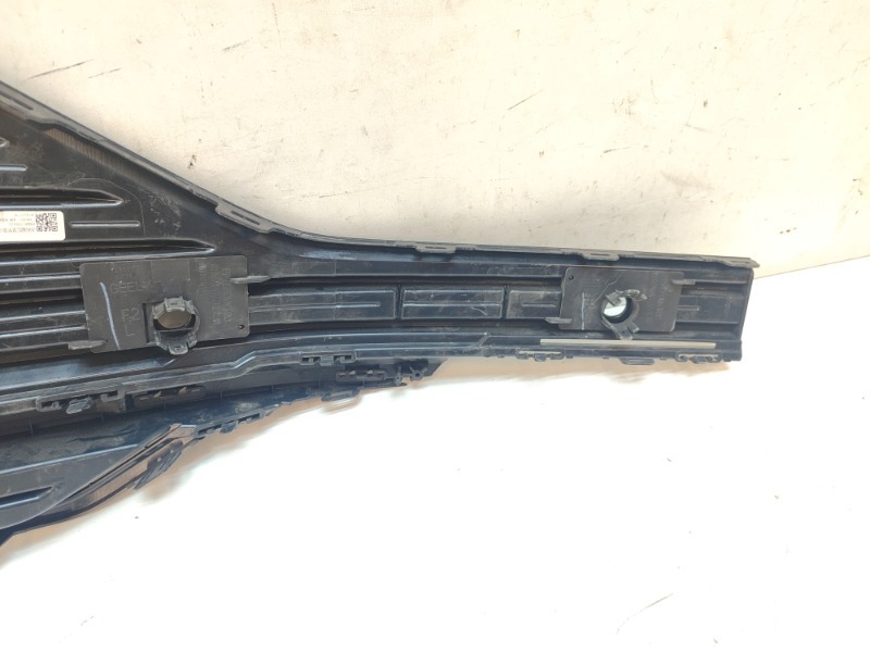 Решетка в бампер левая