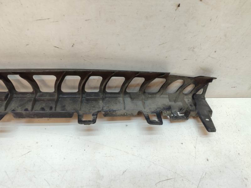 Кронштейн заднего бампера