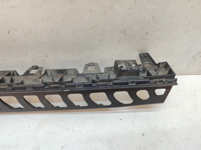 Кронштейн заднего бампера