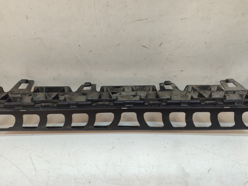 Кронштейн заднего бампера