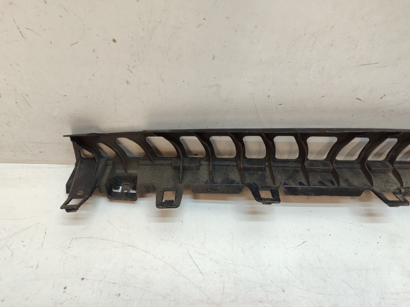 Кронштейн заднего бампера