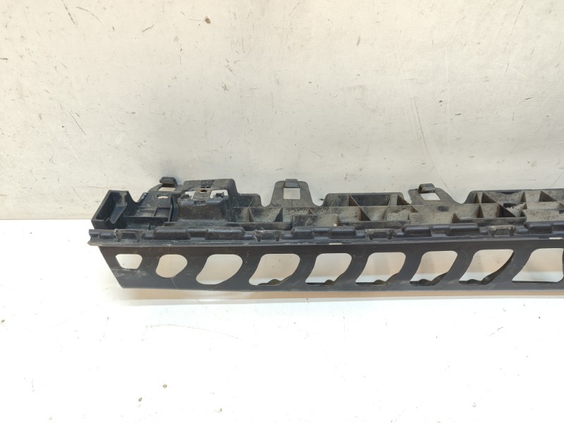 Кронштейн заднего бампера