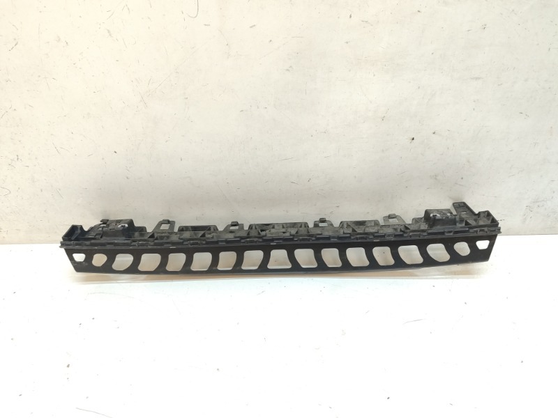 Кронштейн заднего бампера