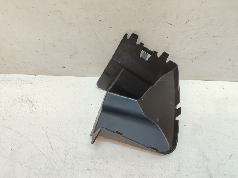 Воздуховод радиатора левый