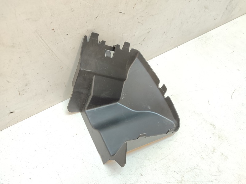 Воздуховод радиатора левый