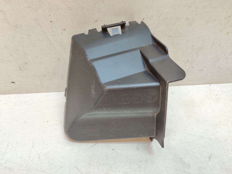 Воздуховод радиатора левый