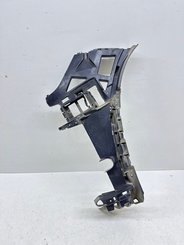 Усилитель переднего бампера