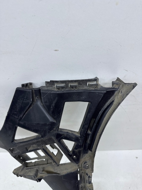 Усилитель переднего бампера