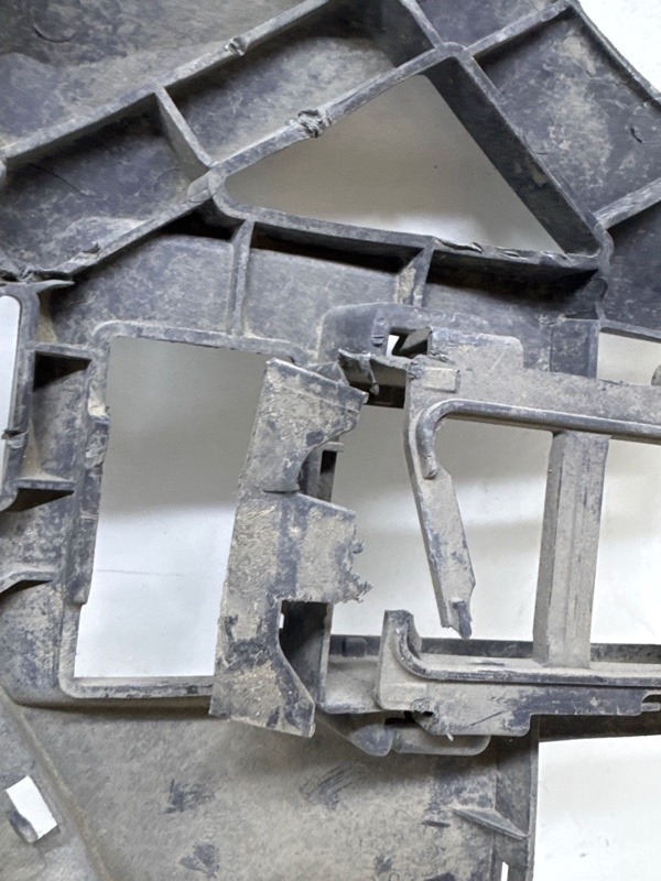 Усилитель переднего бампера