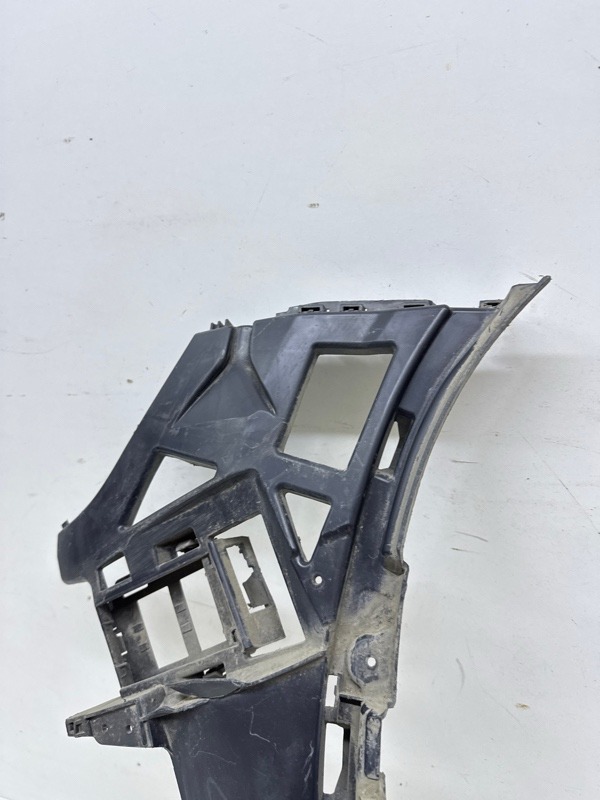 Усилитель переднего бампера