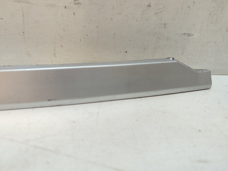 Молдинг заднего бампера левый