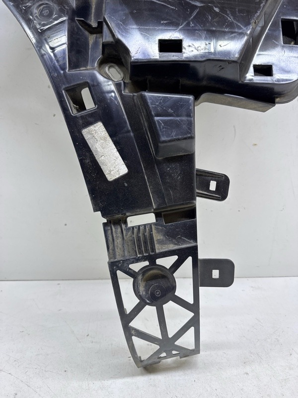 Кронштейн заднего бампера левый