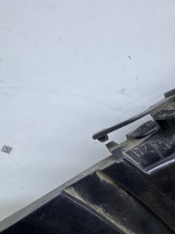 Кронштейн заднего бампера левый