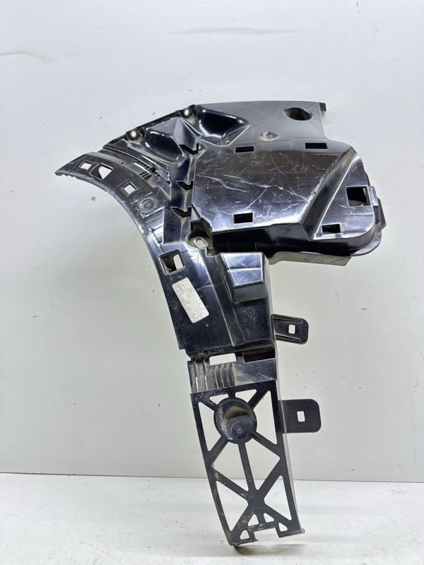 Кронштейн заднего бампера левый