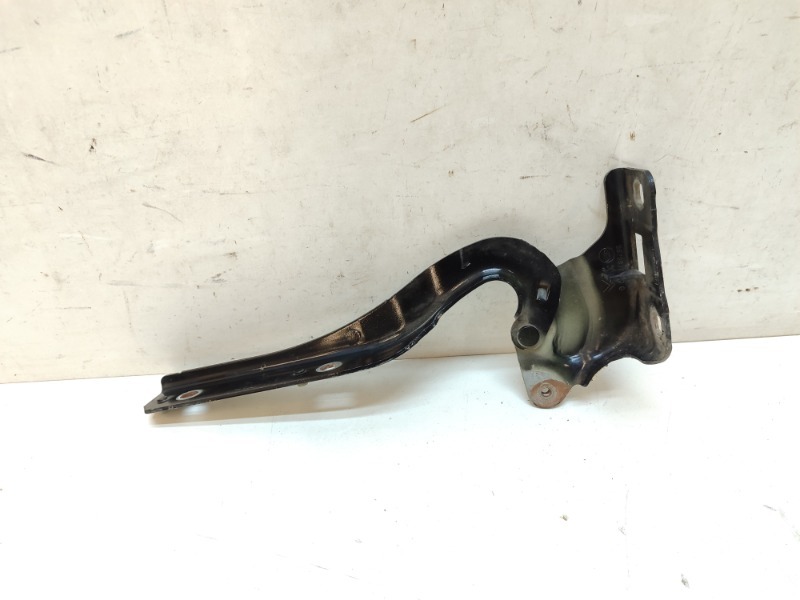 Петля капота левая