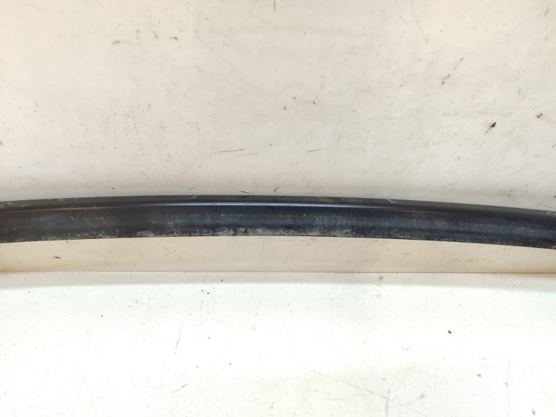 Усилитель переднего бампера