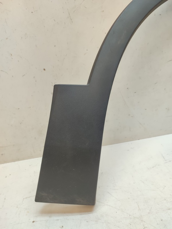 Накладка переднего крыла правого