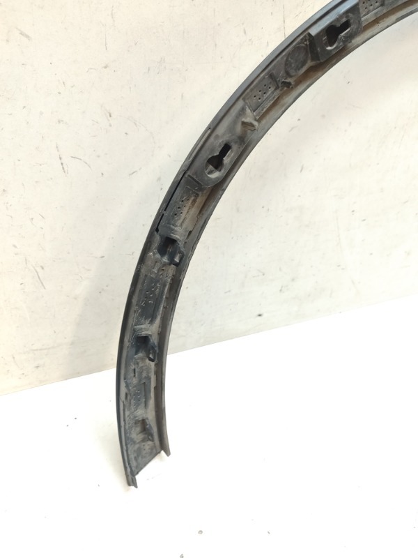 Накладка переднего крыла правого