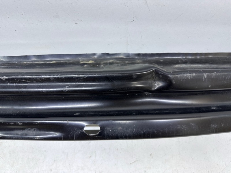 Усилитель переднего бампера