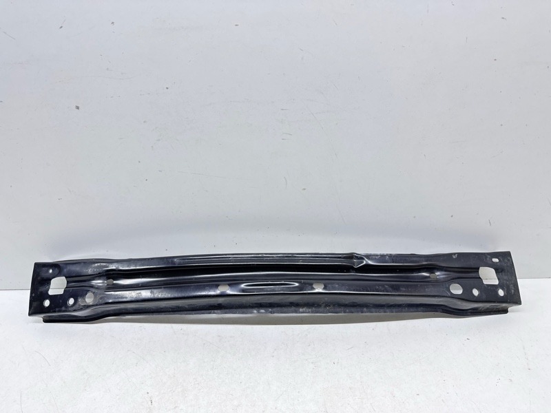 Усилитель переднего бампера