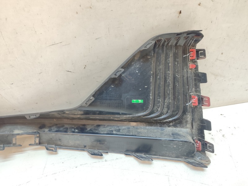 Накладка переднего бампера правая