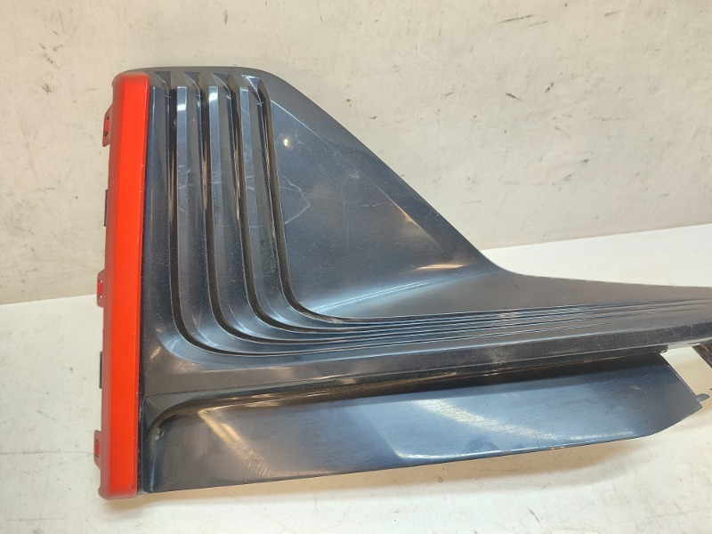 Накладка переднего бампера правая