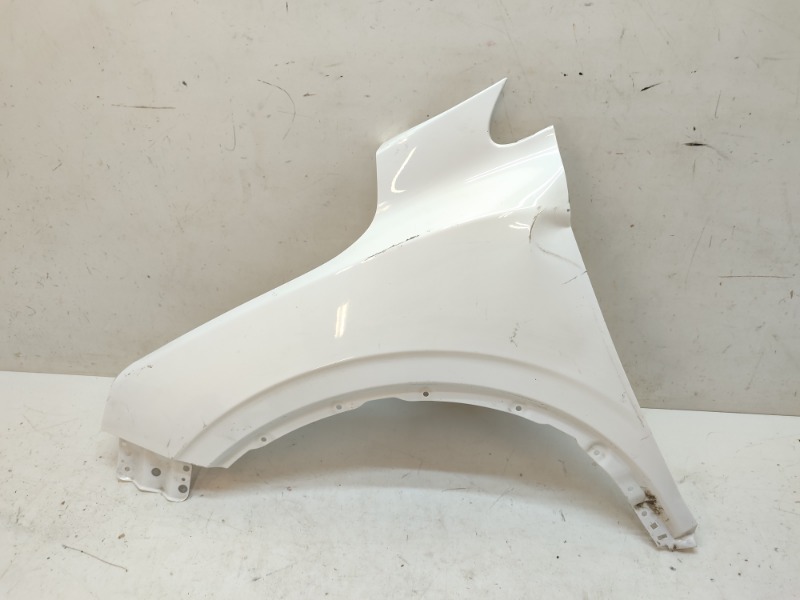 Крыло переднее левое