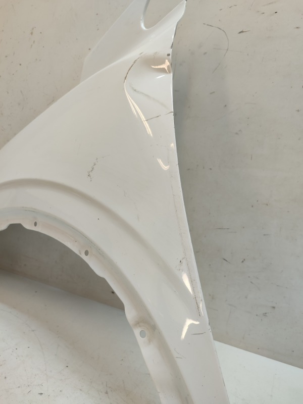 Крыло переднее левое