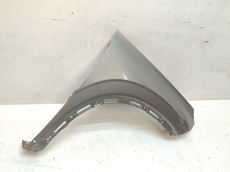 Крыло переднее правое