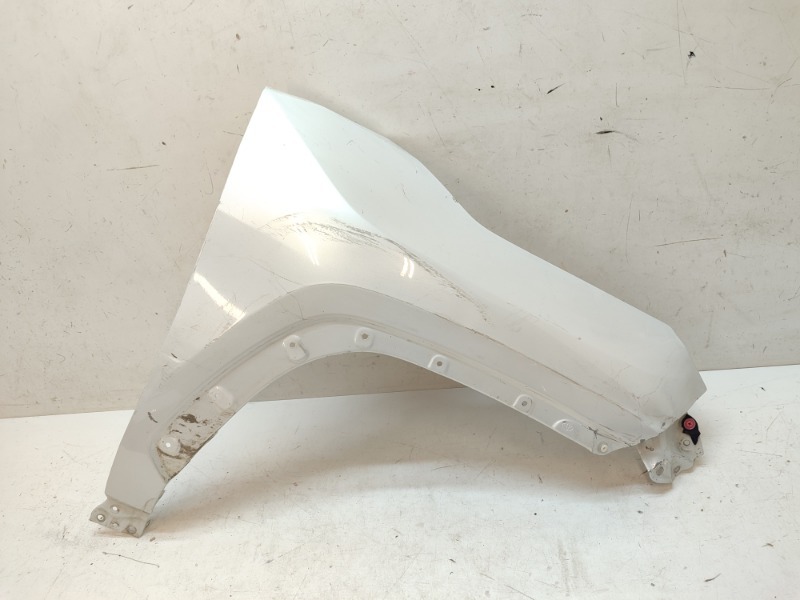 Крыло переднее правое