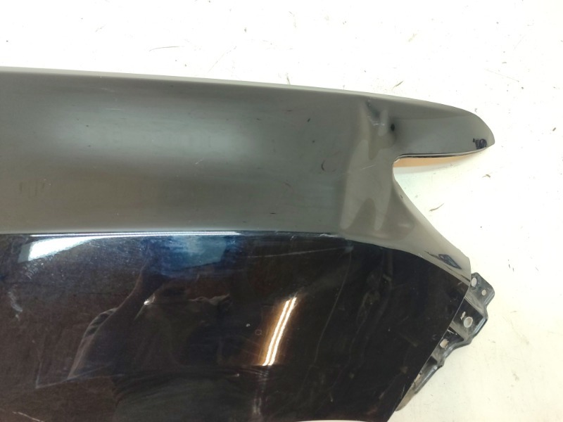 Крыло переднее правое