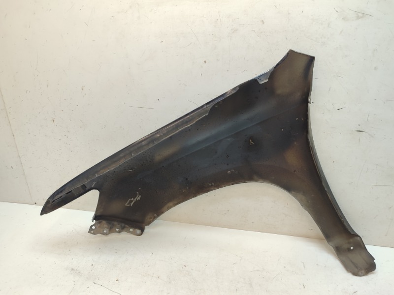 Крыло переднее правое