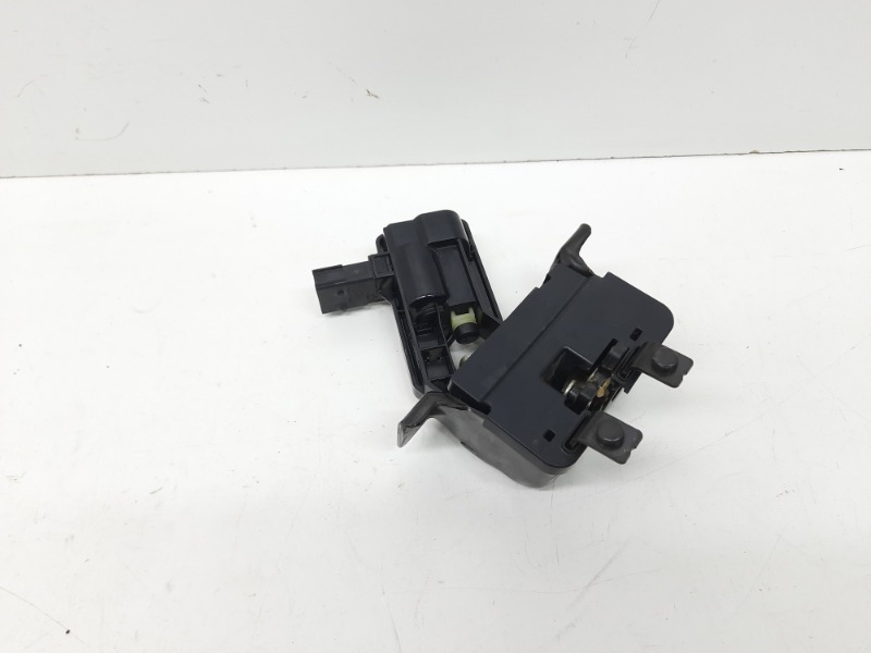 Замок багажника