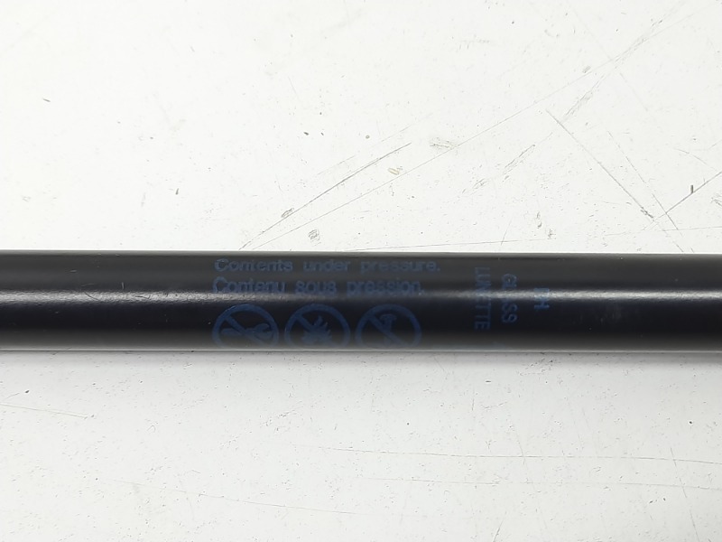 Амортизатор крышки багажника