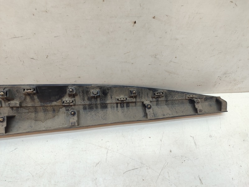 Накладка двери передней левой