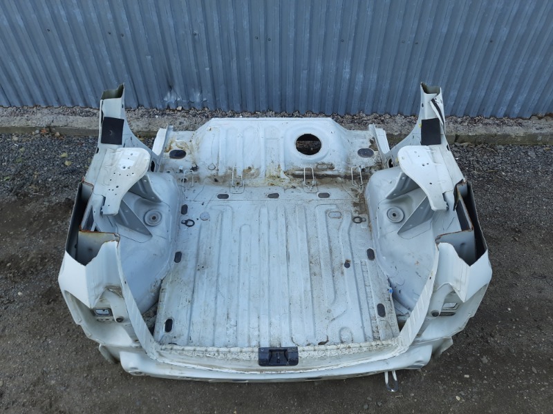 Кузовной элемент