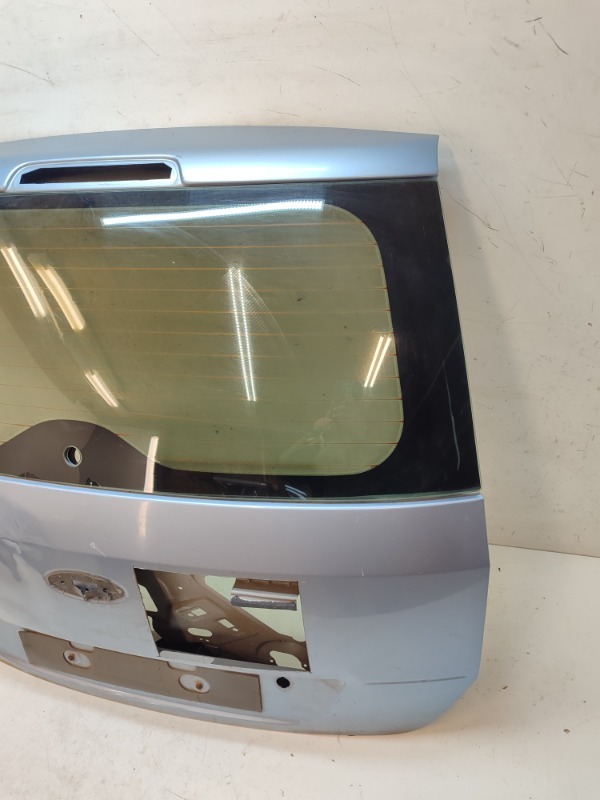 Стекло заднее