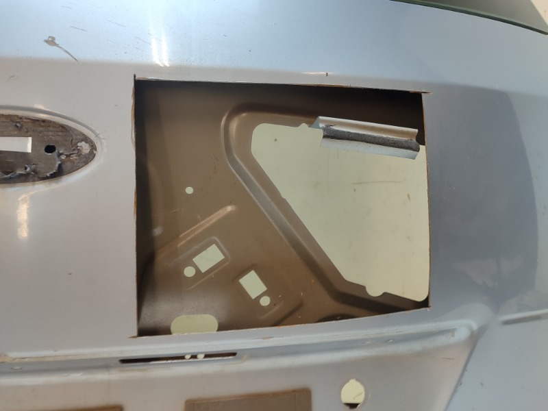 Стекло заднее