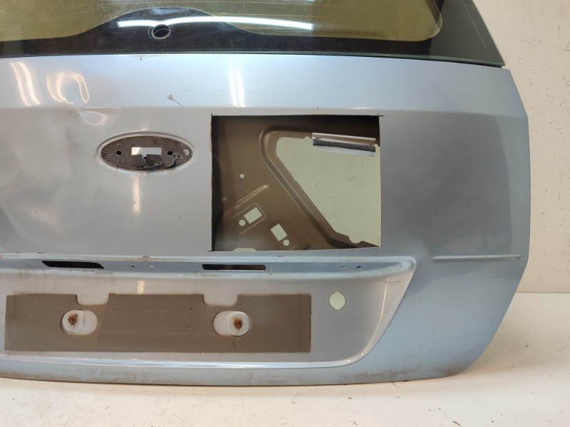 Стекло заднее