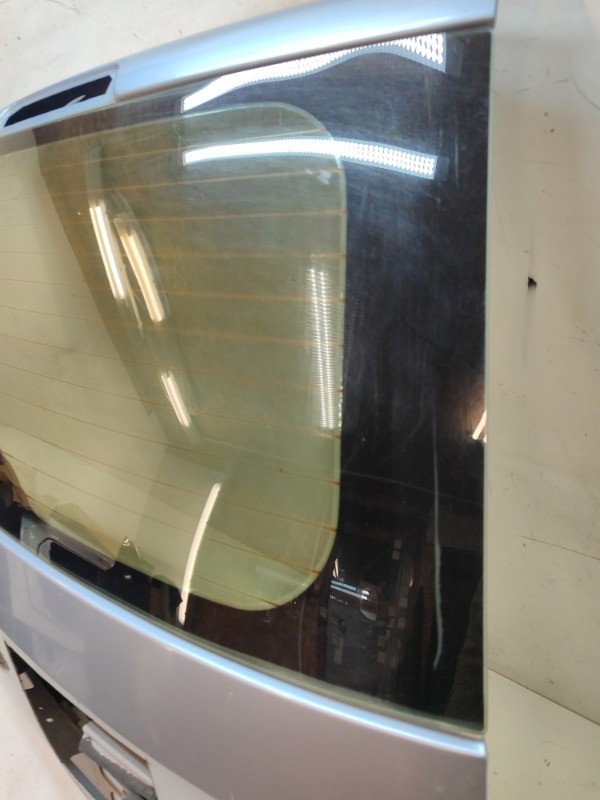 Стекло заднее